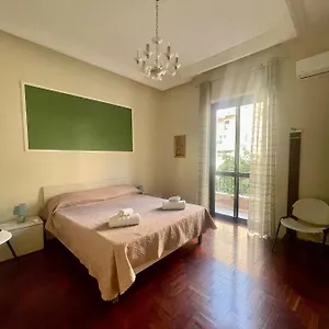  Appartement Dimora Di Maury A Due Passi Dai Trasporti E Da Ballaro Italie
